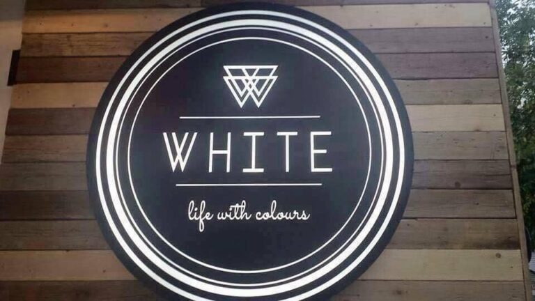 white club αθηνα